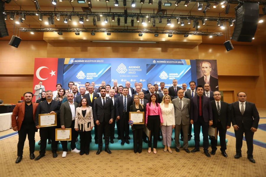 BAŞKAN PEKYATIRMACI VE MİLLETVEKİLİ ADAYLARI İLE SAHA ZİYARETLERİNİ SÜRDÜRÜYOR
