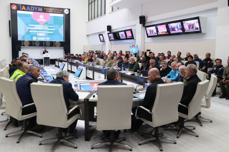 BAŞKAN SEZER, BAKANLARA HATAY'DAKİ ÇALIŞMALAR HAKKINDA BİLGİ VERDİ