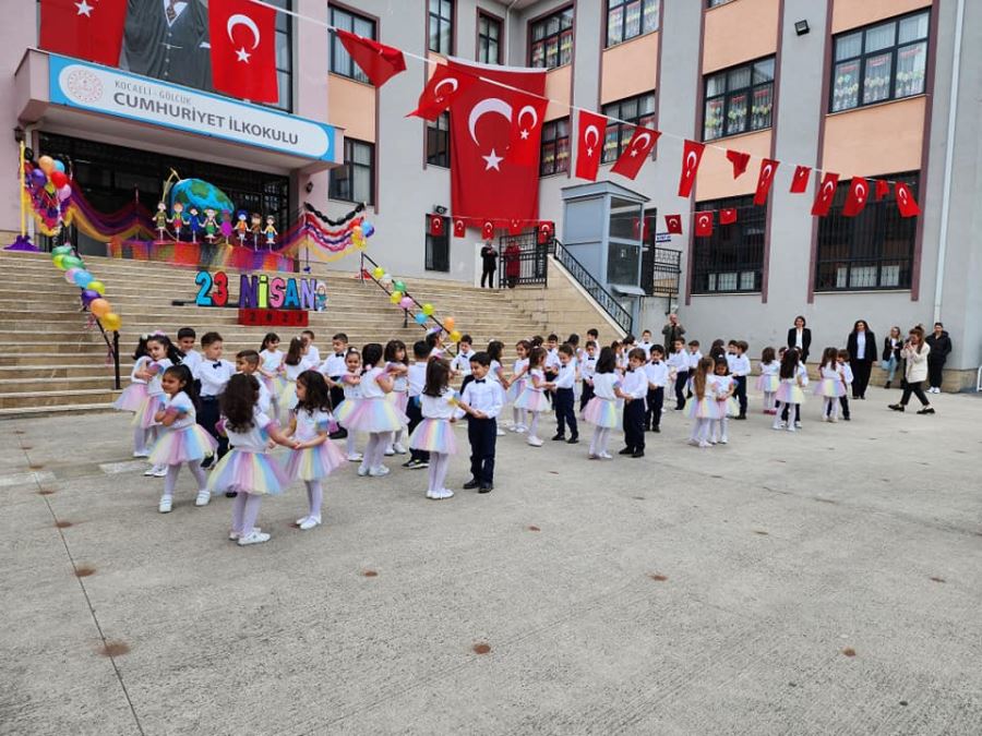 BAŞKAN SEZER KOLTUĞUNU MELİH’E DEVRETTİ