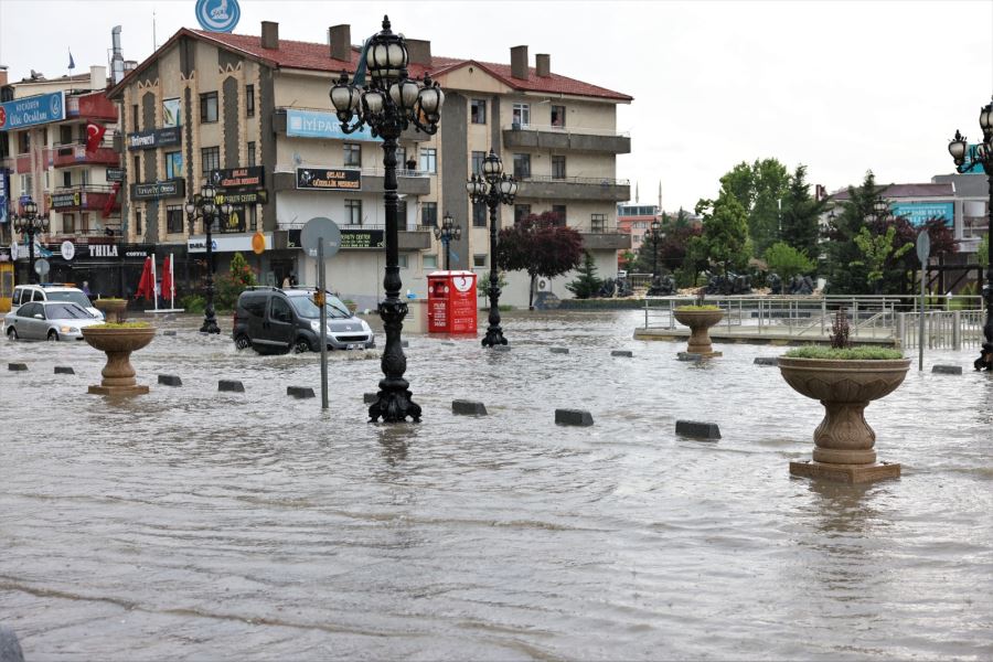 BAŞKAN TURGUT ALTINOK YİNE UYARDI: ABB HÂLÂ GÖREVİNİ YAPMIYOR