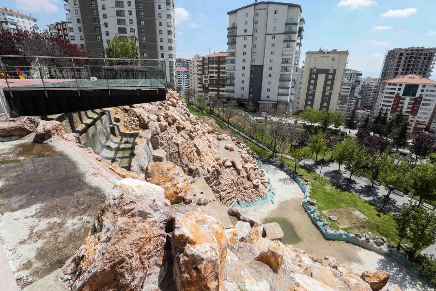 Başkan Yaşar inşaatı devam eden yatırımları denetledi