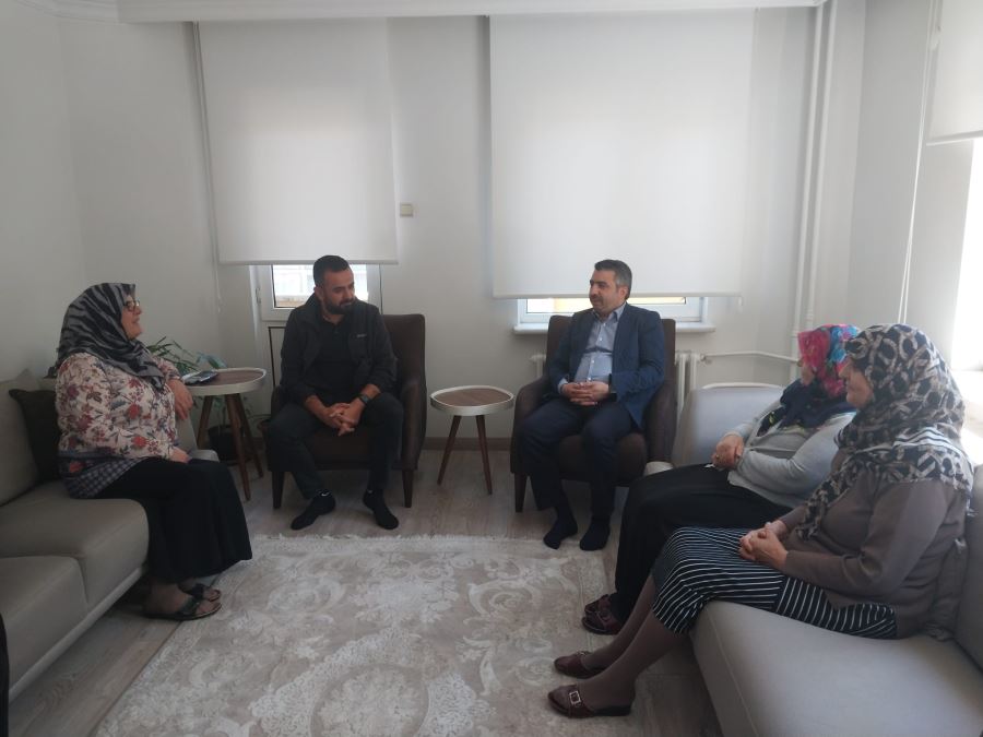 BAŞKAN YILMAZ'DAN ŞEHİT AİLESİNE ZİYARET