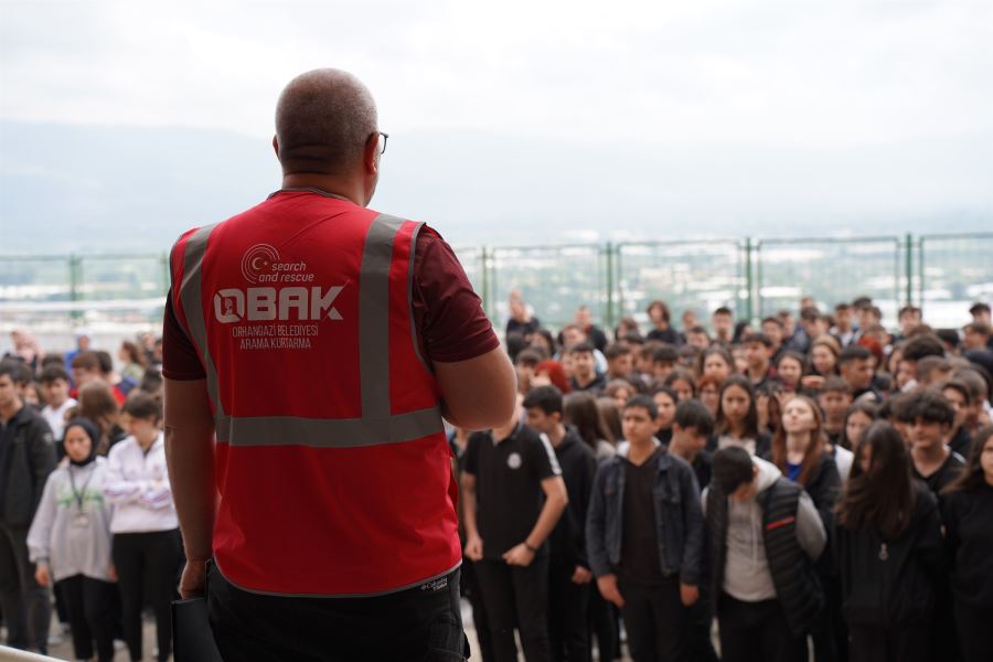 Belediye Başkanı Aydın OBAK’ın Öğrencilere Verdiği Afet Farkındalık Eğitimine Katıldı