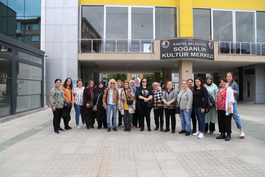 Belediyenin Faaliyetleri Kartallı Kadınlara Gezi Turlarıyla Tanıtılıyor