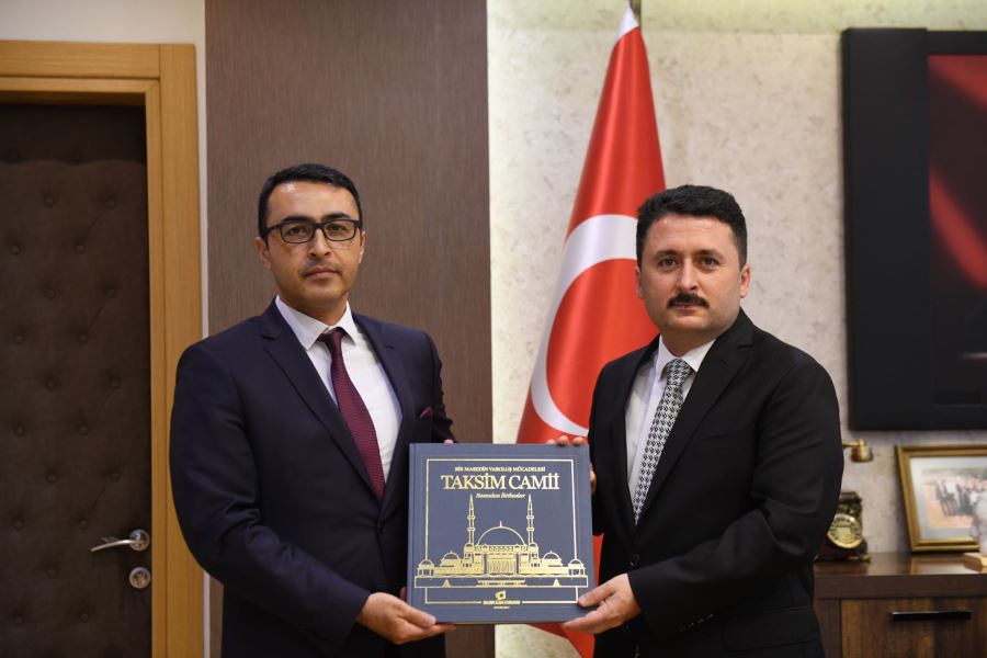 BİK ŞUBE MÜDÜRÜ PARLAK’TAN ANLAMLI HEDİYE