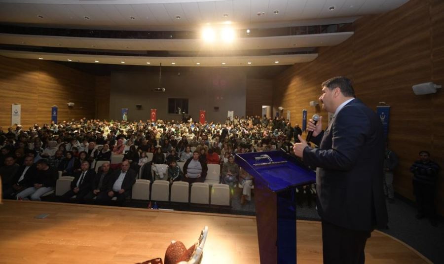 Bir Adam Yaratmak adlı oyuna büyük ilgi