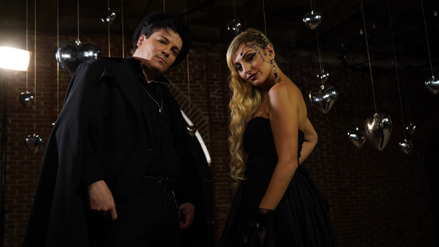 BU ŞARKI ÇOCUKLUK AŞKLARINA