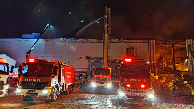 Bursa’daki tekstil fabrikası yangınına Kocaeli İtfaiyesinden müdahale