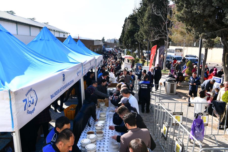 Büyükşehir 120 bin ihtiyaç kolisi dağıttı