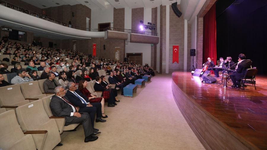 BÜYÜKŞEHİR, ATATÜRK’ÜN SEVDİĞİ ŞARKILARLA ‘HER 10 KASIM’DA’ KONSERİ DÜZENLEDİ
