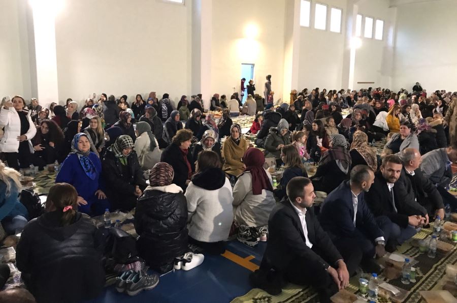 Büyükşehir, Balkanlarda 2 bin kişiye iftar verdi