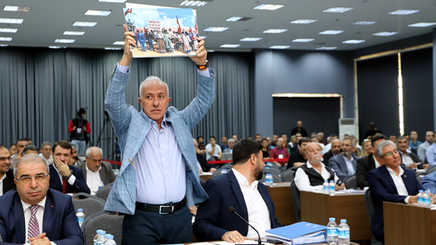 BÜYÜKŞEHİR BELEDİYE BAŞKANI SEÇERİ MİLLETİMİZ ADINA KINIYORUM