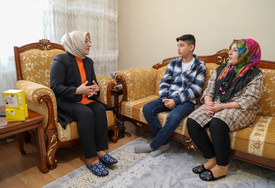 BÜYÜKŞEHİR BELEDİYESİ 300 DİYABETLİ ÇOCUĞA CİHAZ HEDİYE ETTİ