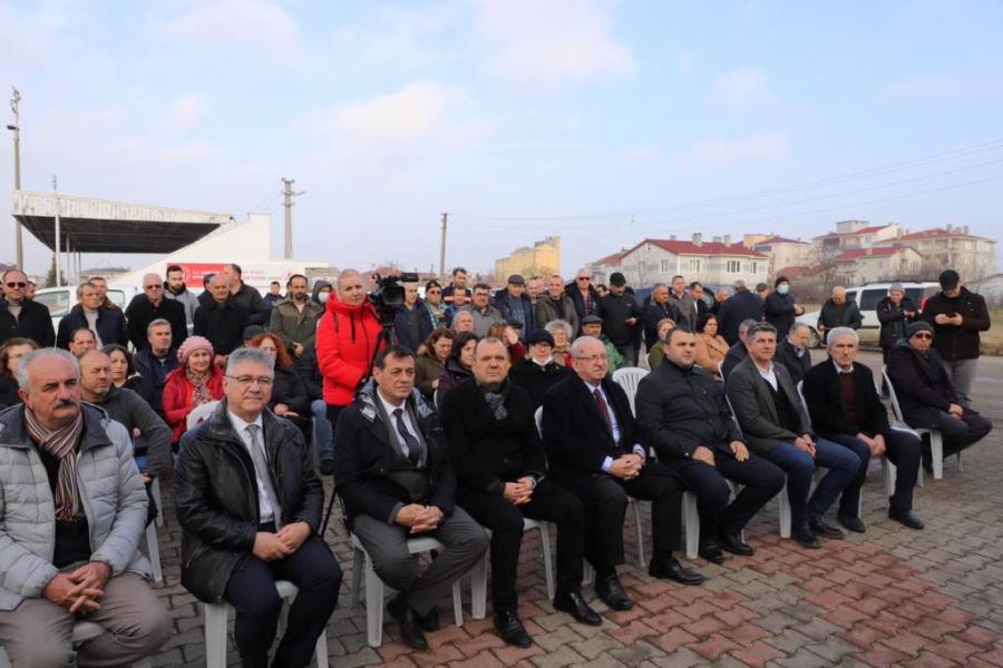 BÜYÜKŞEHİR BELEDİYESİ MURATLI’DA ARI KEKİ DAĞITIM TÖRENİ GERÇEKLEŞTİRDİ