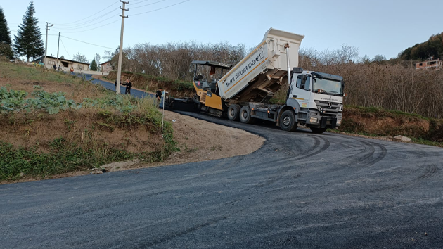 Büyükşehir Belediyesi’nden Akyazı Güzlek Mahallesi’ne 2 bin 261 ton sıcak asfalt
