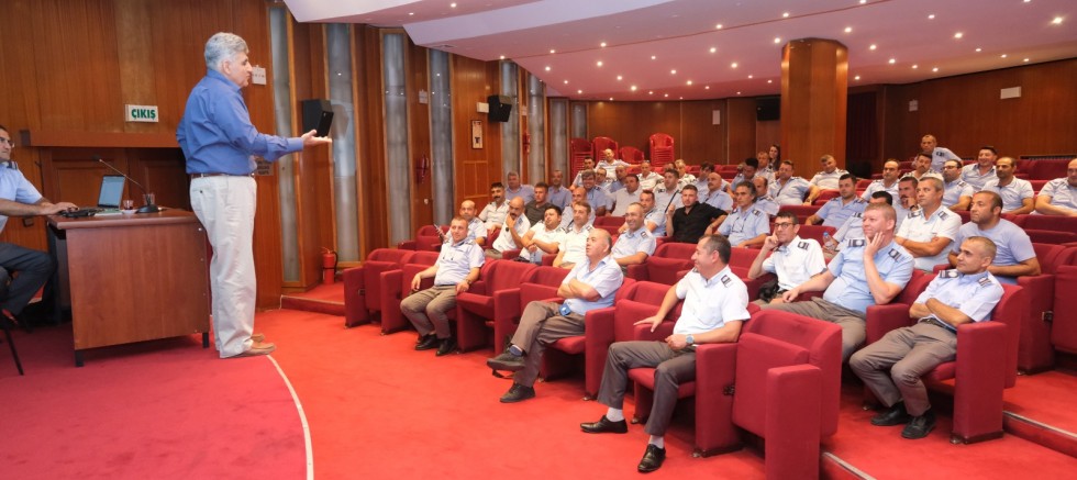 BÜYÜKŞEHİR BELEDİYESİNDEN OTOBÜS ŞOFÖRLERİNE EĞİTİM - GÜNDEM - İnternetin Ajansı
