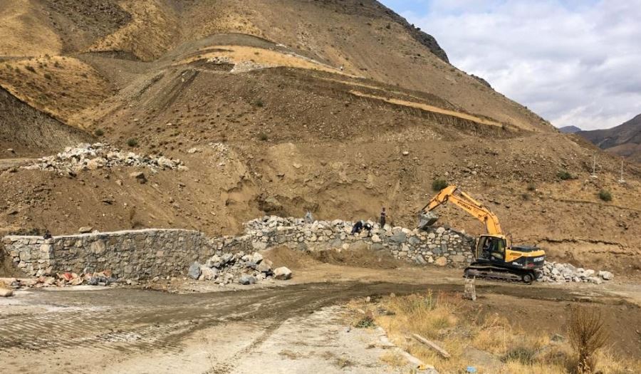 BÜYÜKŞEHİR ÇATAK’TA YENİ İLÇE MEZARLIĞI YAPIYOR