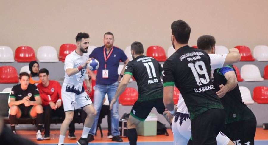 Büyükşehir hentbol ilk yenilgisini aldı