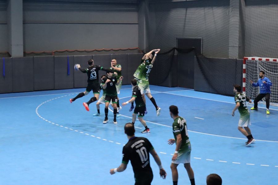 Büyükşehir hentbol zirve takibini sürdürüyor