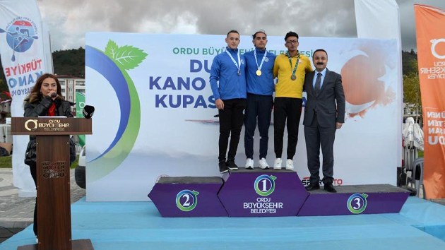 Büyükşehir kano sporcuları nefes kesti