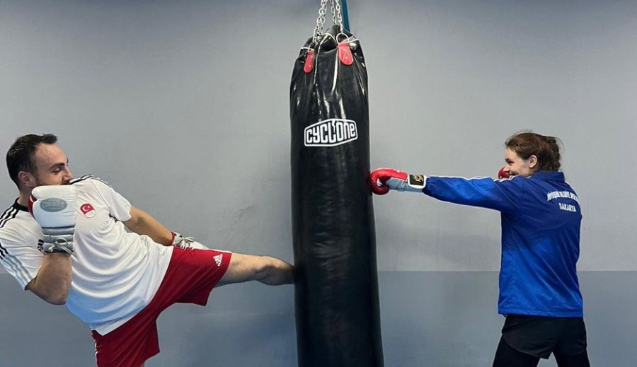 Büyükşehir kick boks sporcuları Avrupa Şampiyonası’nda