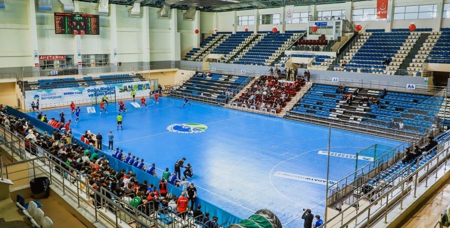 Büyükşehir taraftarının önünde İzmir’i rahat geçti