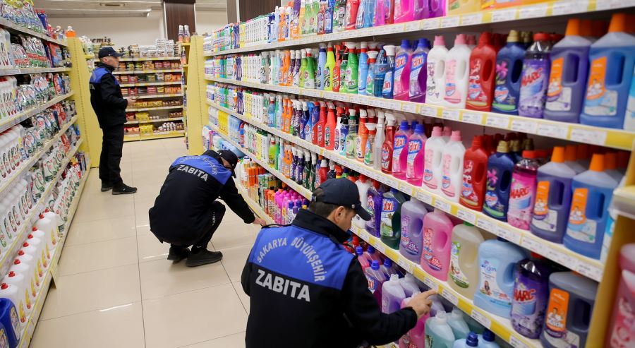 Büyükşehir Zabıtası market denetiminde: Mağduriyete imkân tanımıyorlar