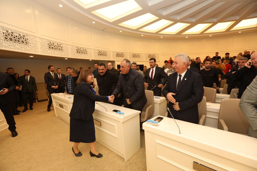 BÜYÜKŞEHİR’DEN 45 SPOR BRANŞININ İL TEMSİLCİLERİ İÇİN BİSİKLET DAĞITIM TÖRENİ VE SÖYLEŞİ