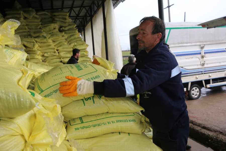Büyükşehir’den 7 bin çiftçiye 25 milyon değerinde 2 bin ton gübre