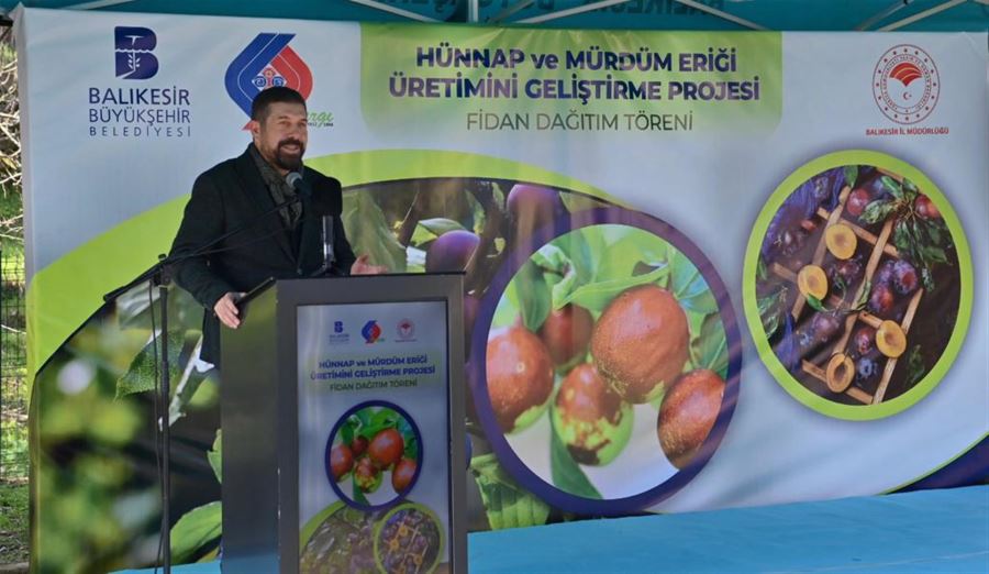 Büyükşehir’den çiftçiye hünnap ve mürdüm eriği desteği