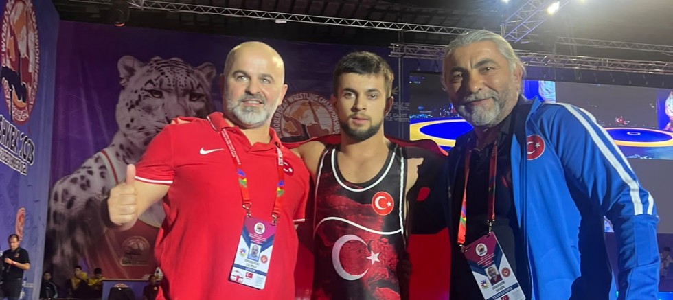 Büyükşehirli güreşçi dünya şampiyonu oldu - GÜNDEM - İnternetin Ajansı
