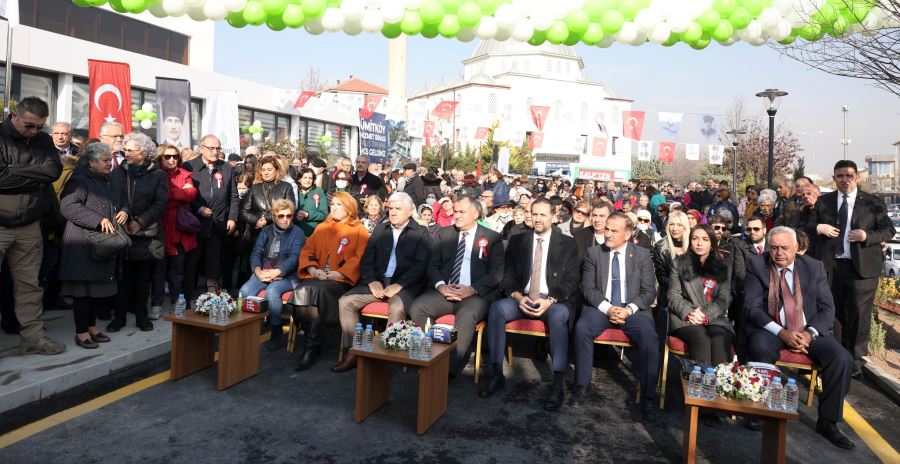 ÇANKAYA'DA HIZ KESMEDEN AÇILIŞLARA DEVAM