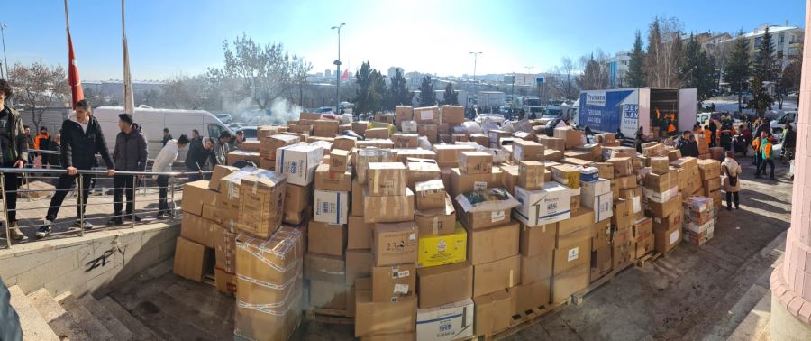 ÇANKAYA’DAN 53’Ü TIR 118 ARAÇLIK İNSANİ YARDIM
