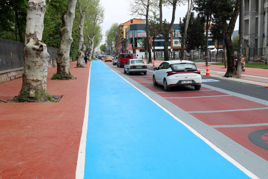 Çark Caddesi rengârenk yüzüyle ilk misafirlerini karşıladı