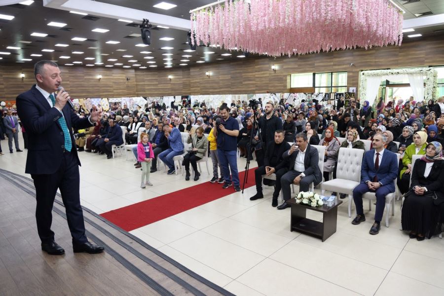Çayırova sergisine sürpriz ziyaretçi