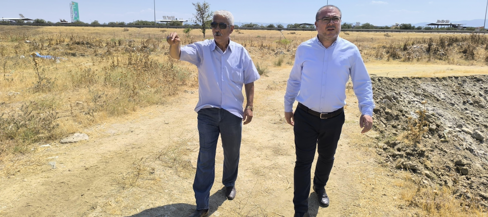 CHP Aydın Milletvekili Evrim Karakoz: Adliye Binası Yapılacak Denilen Arazide Otlar Bitmiş Durumda  - SİYASET - İnternetin Ajansı