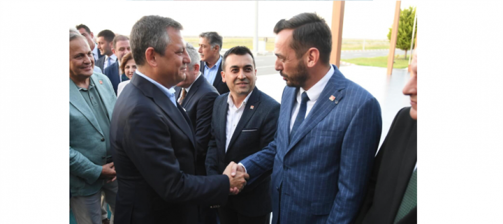 CHP GENEL BAŞKANI ÖZGÜR ÖZEL, ALTINORDU'DA FINDIK TOPLADI - GÜNDEM - İnternetin Ajansı