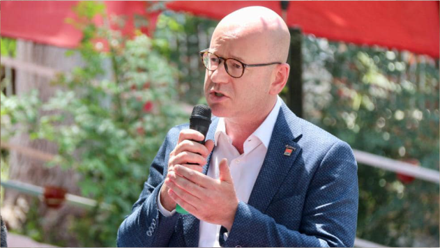 CHP’li Sarı, 1 milyona yakın öğrencinin okulunu bıraktığına dikkat çekti