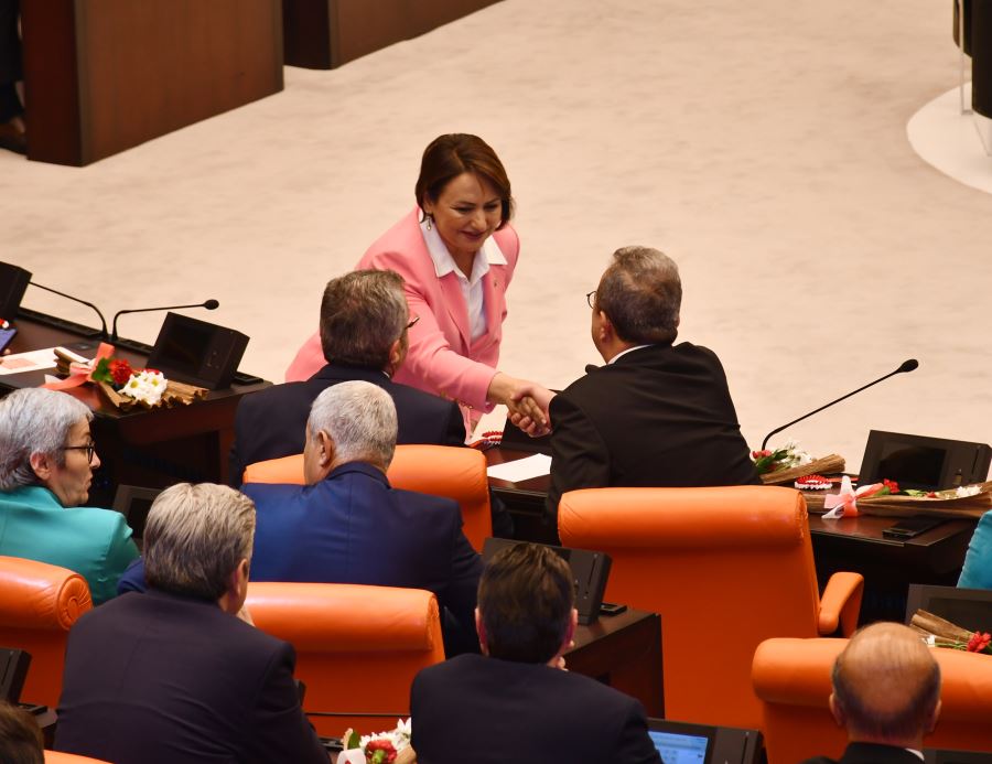 CHP'Lİ ŞEVKİN MECLİSTE İKİNCİ KEZ ANT İÇTİ