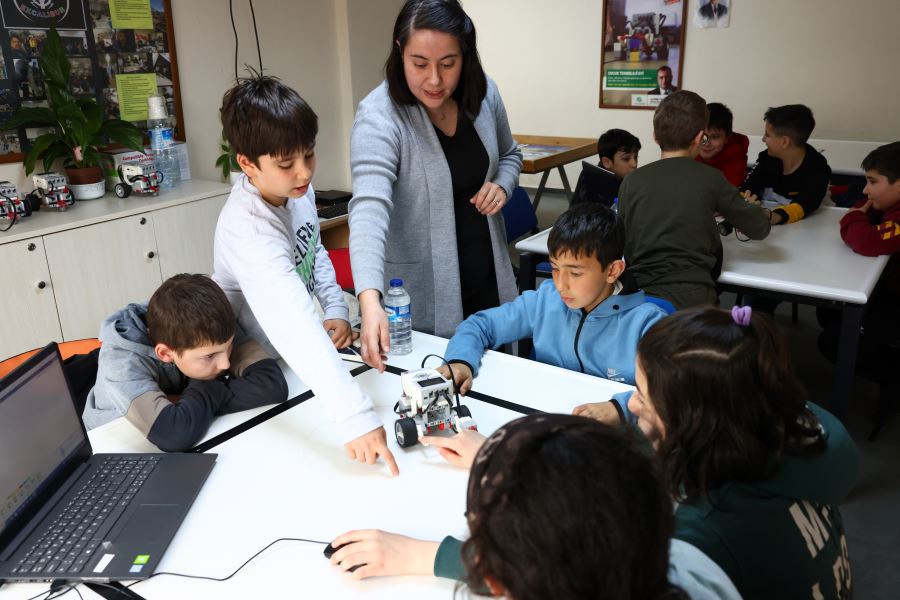 ÇOCUK TEKNOLOJİ EVİ’NDE BAHAR DÖNEMİ DEVAM EDİYOR
