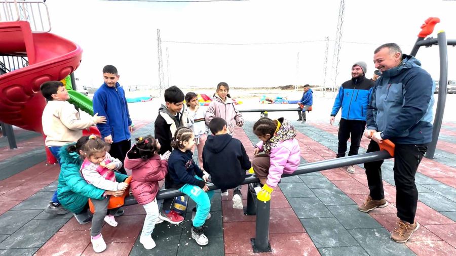 ‘’Çocuklar gülerse dünya güler’’