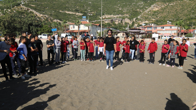 ÇOCUKLAR ‘YAŞAMIN KALBİ DENİZDE ATIYOR’ İLE BİLİNÇLENDİ