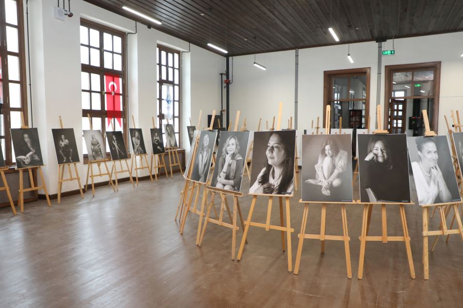 CUMHURİYET KADINLARININ İSMİ TAŞ MEKTEP AKADEMİ’DE YAŞATILACAK