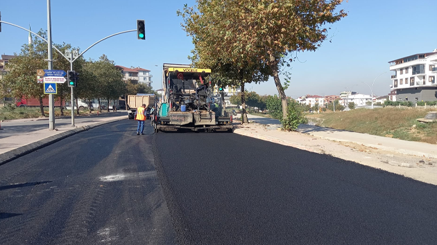 Darıca Atatürk Caddesi’ne 11 bin ton asfalt seriliyor