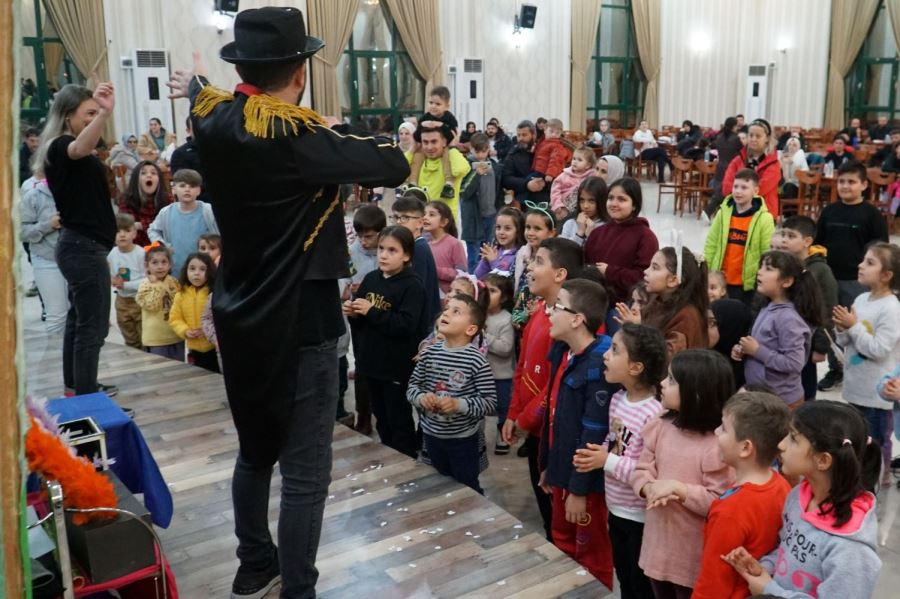 DEĞİRMENDERE'DE RAMAZAN AKŞAMI ŞENLİĞİNE YOĞUN İLGİ