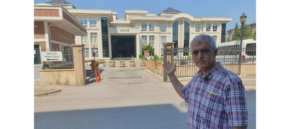 DEM PARTİ Kocaeli Milletvekili Ömer Faruk Gergerlioğlu, Kocaeli Valiliği Önünde MESEM ve UTP Yolsuzluğuna İlişkin Açıklamalarda Bulundu - SİYASET - İnternetin Ajansı