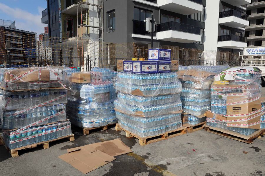 Deprem bölgelerine yardım çığ gibi büyüyor
