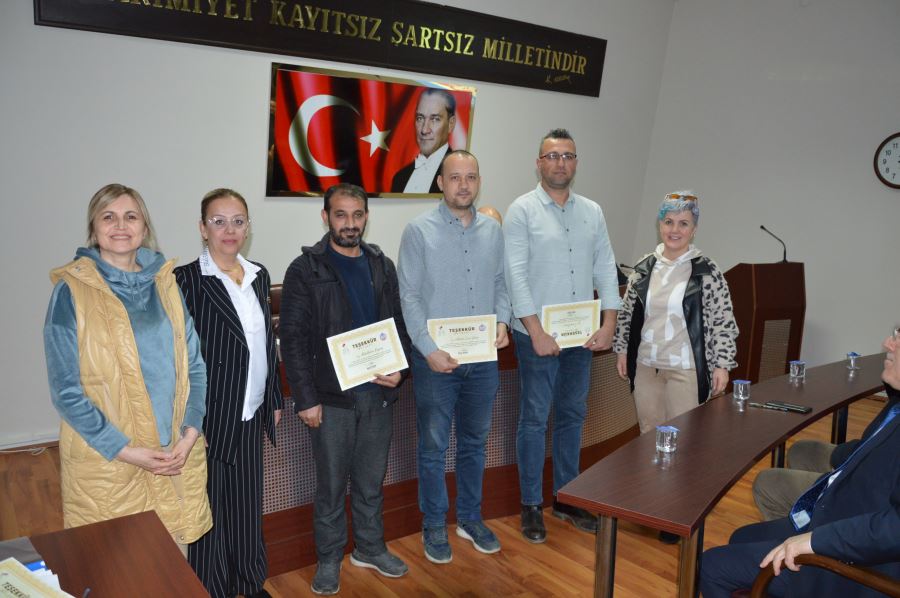 Deprem Bölgesinde Arama Kurtarma Çalışmalarına Katılan Orhangazi Belediyesi Personeline Teşekkür Belgesi Verildi
