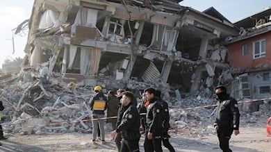Depremde Türkiye’ye yardım yapan ülkelerden birisi dikkat çekti