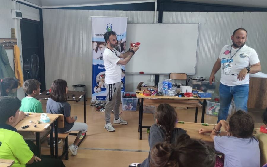 DEPREMZEDE ÇOCUKLAR BİLİMİN EĞLENCELİ DÜNYASI İLE TANIŞTI